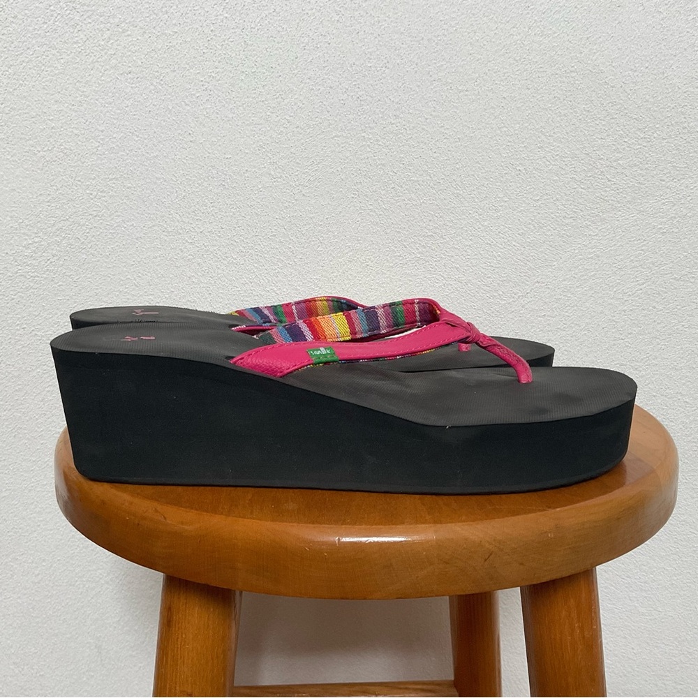Sanuk Black Foam Platform Wedge Pink Strap Sandals Flip Flops Size 9 Beach